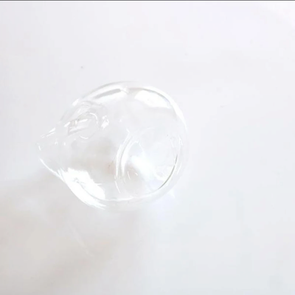 Glass vase in the shape of a cat, diameter 7 cm, height 6 cm